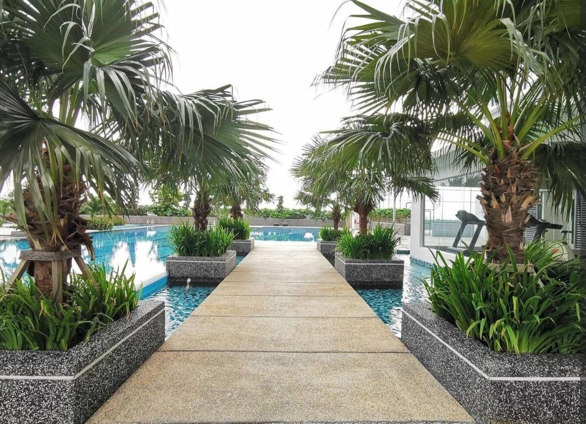 Platino 4Bedrooms Paradigm Mall Netflix By Stay Johor Bahru Bagian luar foto